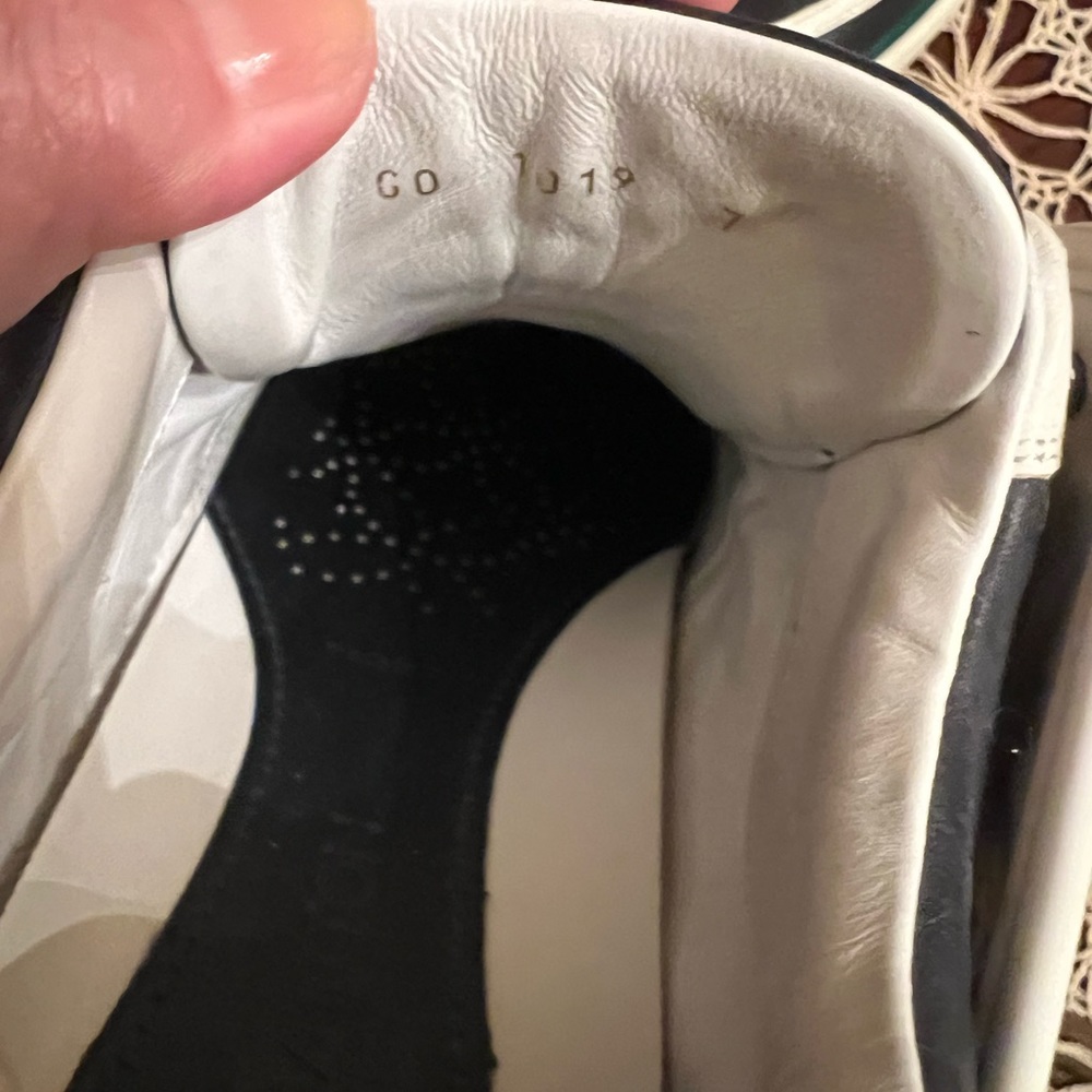 Men’s vintage LV sneakers - Picture 3 of 8